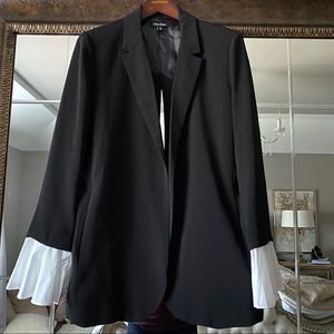 Ruffle sleeve blazer🌚